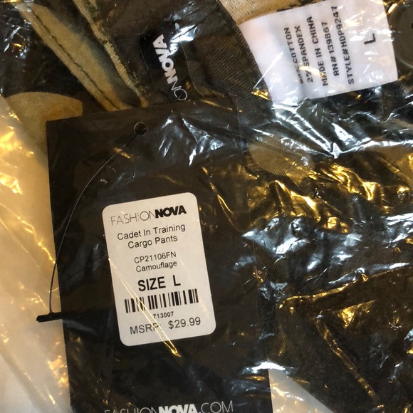 Fashion Nova Cargo Pants - Picture 6 of 6